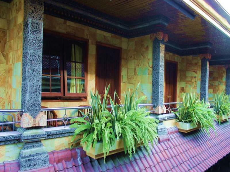Segara Sadhu Inn Kuta By Ecommerceloka Exterior photo